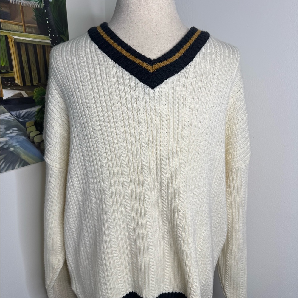 Topman Cable Knit V-neck Sweater - Men’s Large